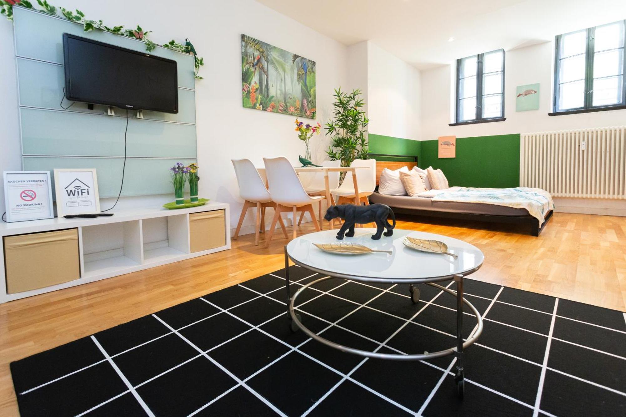 Fullhouse - - N6 Jungle - Smarttv - Nespresso *